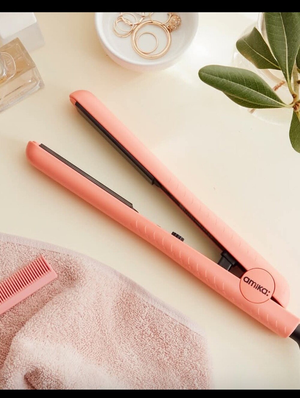 Amika Hair Straighter